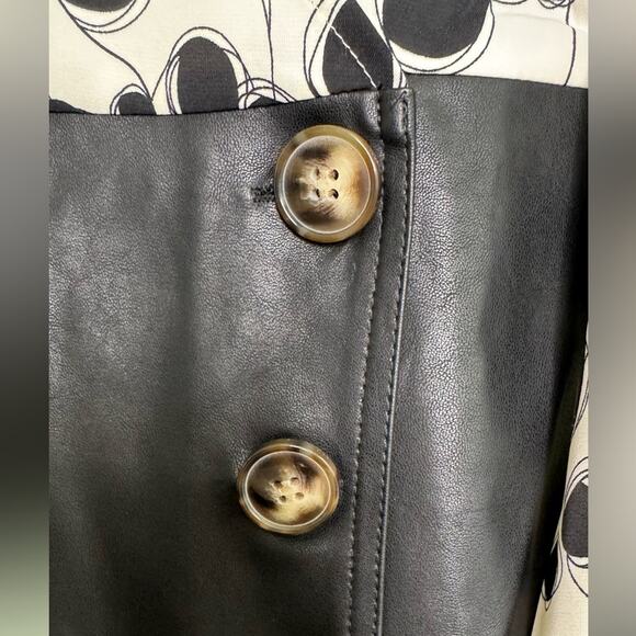 Gracia Black and White Animal Print Wrap Faux Leather Womans Top Size Large - Picture 14 of 16